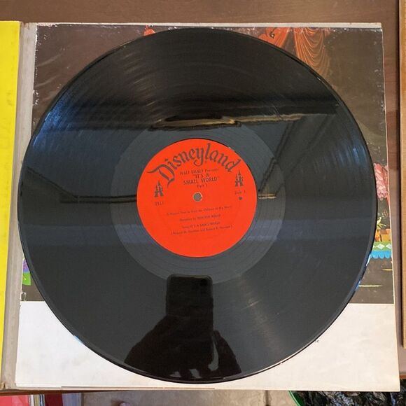 1964 Disneyland Its A Small -book & long playing record - Picture 4 of 10